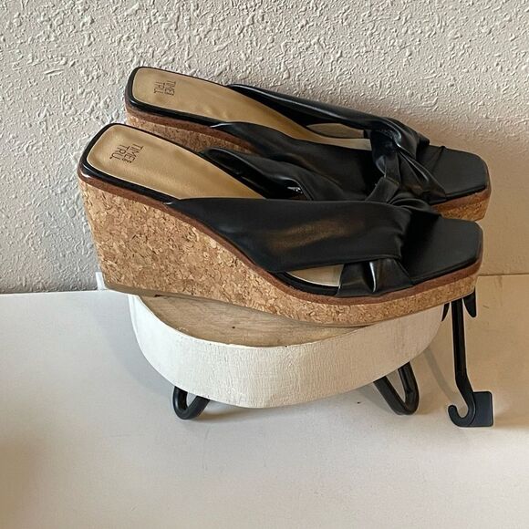 NWT Time and Tur Womens Black Wedge Sandals - Picture 3 of 5